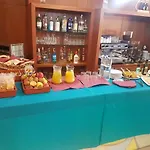 Aloha Hotel 2*