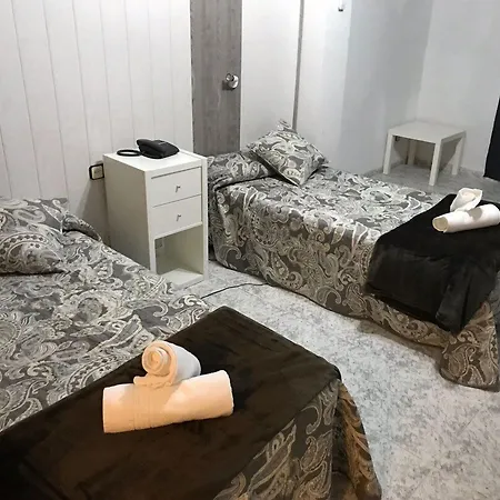 Aloha Hotel 2*