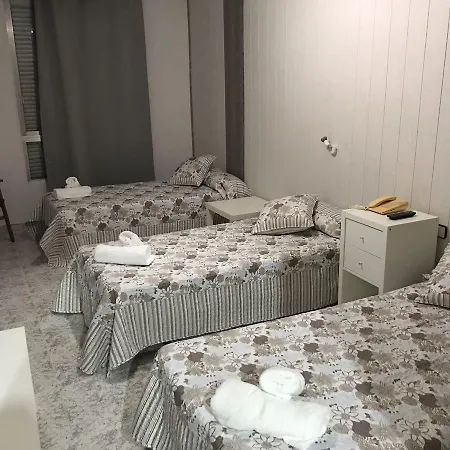 Aloha Hotel 2*