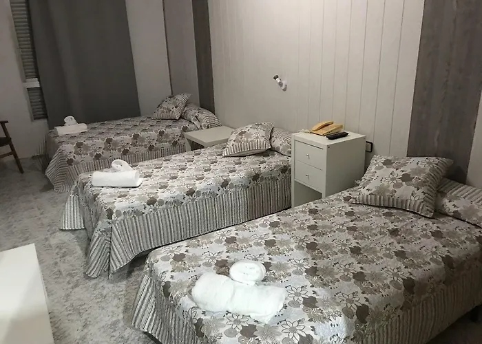 Aloha Hotel 2*